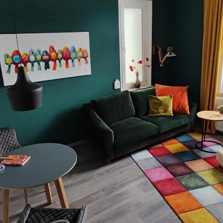 Kunterbunt, Gemuetlichkeit Am Waldesrand *