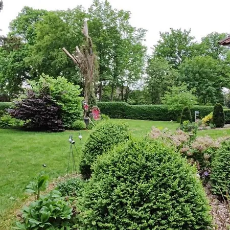 Kunterbunt, Gemuetlichkeit Am Waldesrand *